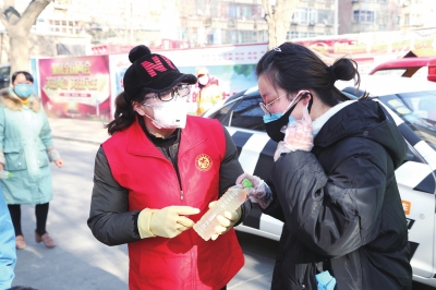 用點滴善舉筑就強大正能量 蘭州市各級道德模范、蘭州好人齊心援助抗擊疫情一線