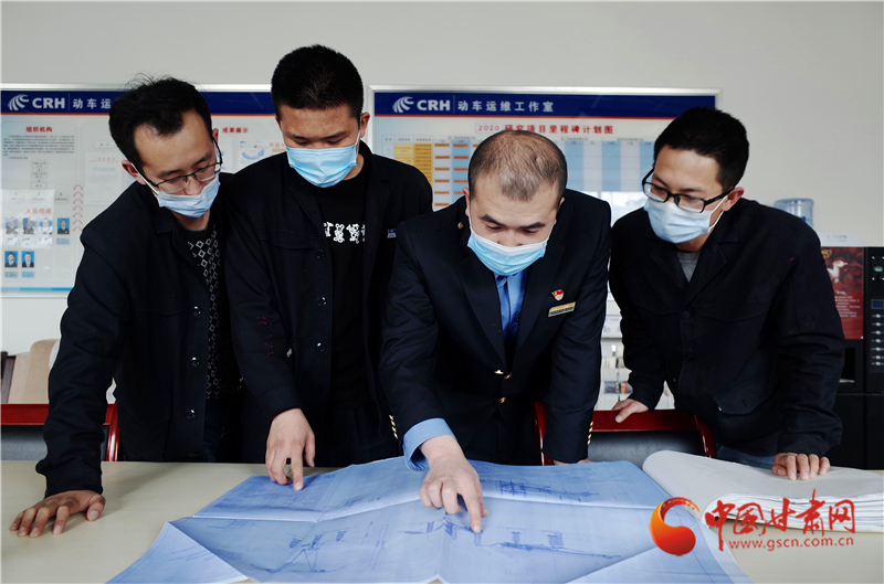 用奮斗的青春護航高鐵——記全國鐵路勞動模范、蘭西動車運用所副所長張學(xué)東