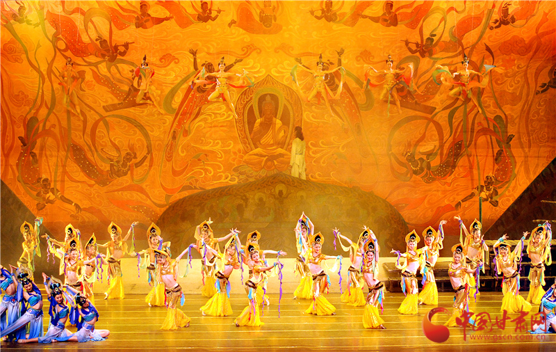 8月8日晚，《絲路花雨》《大夢(mèng)敦煌》首次同臺(tái)亮相蘭州