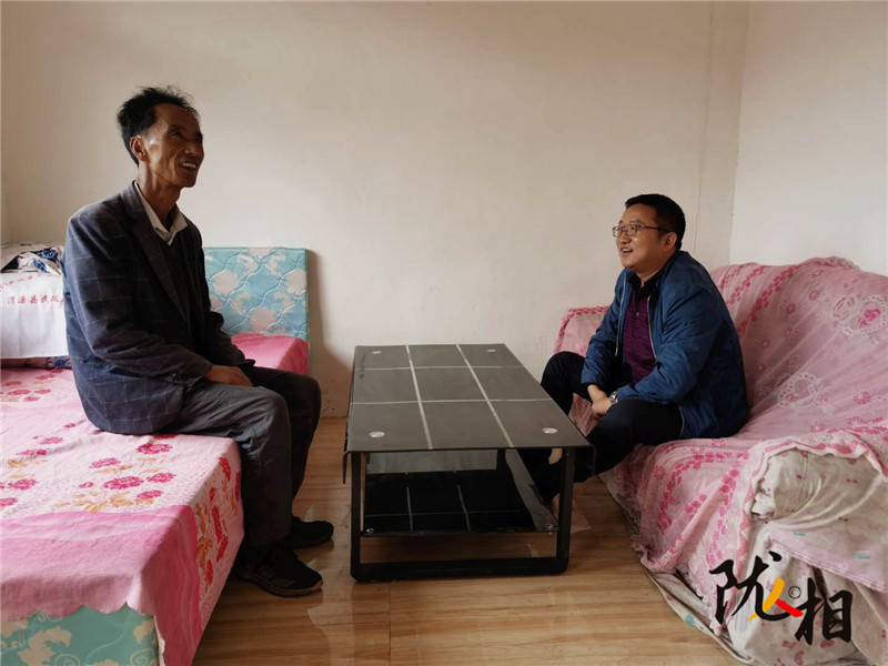 【隴人相】以扶貧為己任 把村民當(dāng)親人——記元古堆村黨支部第一書記、駐村幫扶工作隊(duì)隊(duì)長陳元兵