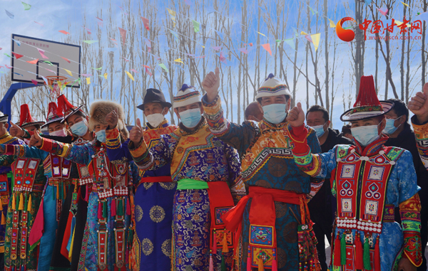 肅南：分紅啦分紅啦！南溝村村民喜領(lǐng)43.3萬元