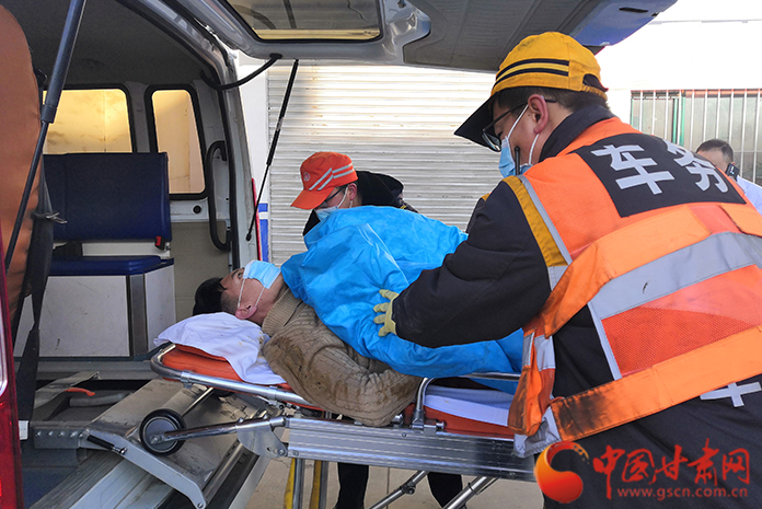 19分鐘緊急救援，永登車(chē)站為旅客開(kāi)辟生命通道