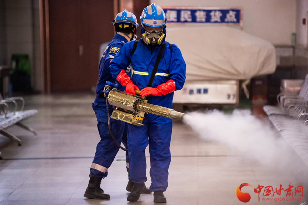 【新春走基層】護(hù)航回家路，蘭州車站這波操作很硬核！