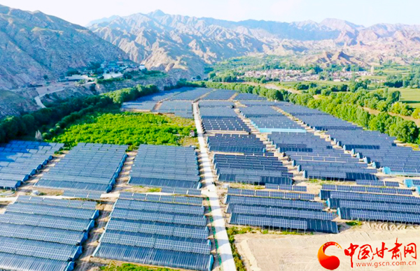 【奮斗百年路 啟航新征程 脫貧攻堅(jiān)答卷】以村為家，把貧困戶當(dāng)家人——記全國(guó)脫貧攻堅(jiān)先進(jìn)個(gè)人錢有