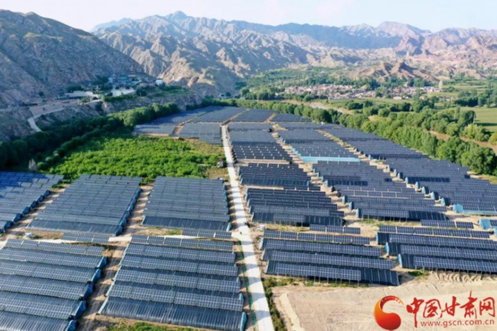 【奮斗百年路 啟航新征程 脫貧攻堅(jiān)答卷】以村為家，把貧困戶當(dāng)家人——記全國(guó)脫貧攻堅(jiān)先進(jìn)個(gè)人錢有