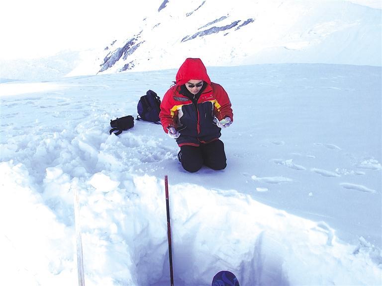 中科院西北研究院研究員李宗?。浩钸B山上的“守望者”