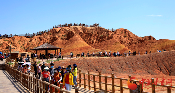 端午假期張掖共接待游客87.05萬人次，實現(xiàn)旅游收入4.64億元