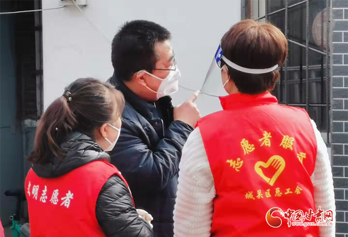【甘快看·疫情防控最美有你（11）】奔走在“戰(zhàn)疫”一線！有一種力量叫志愿者