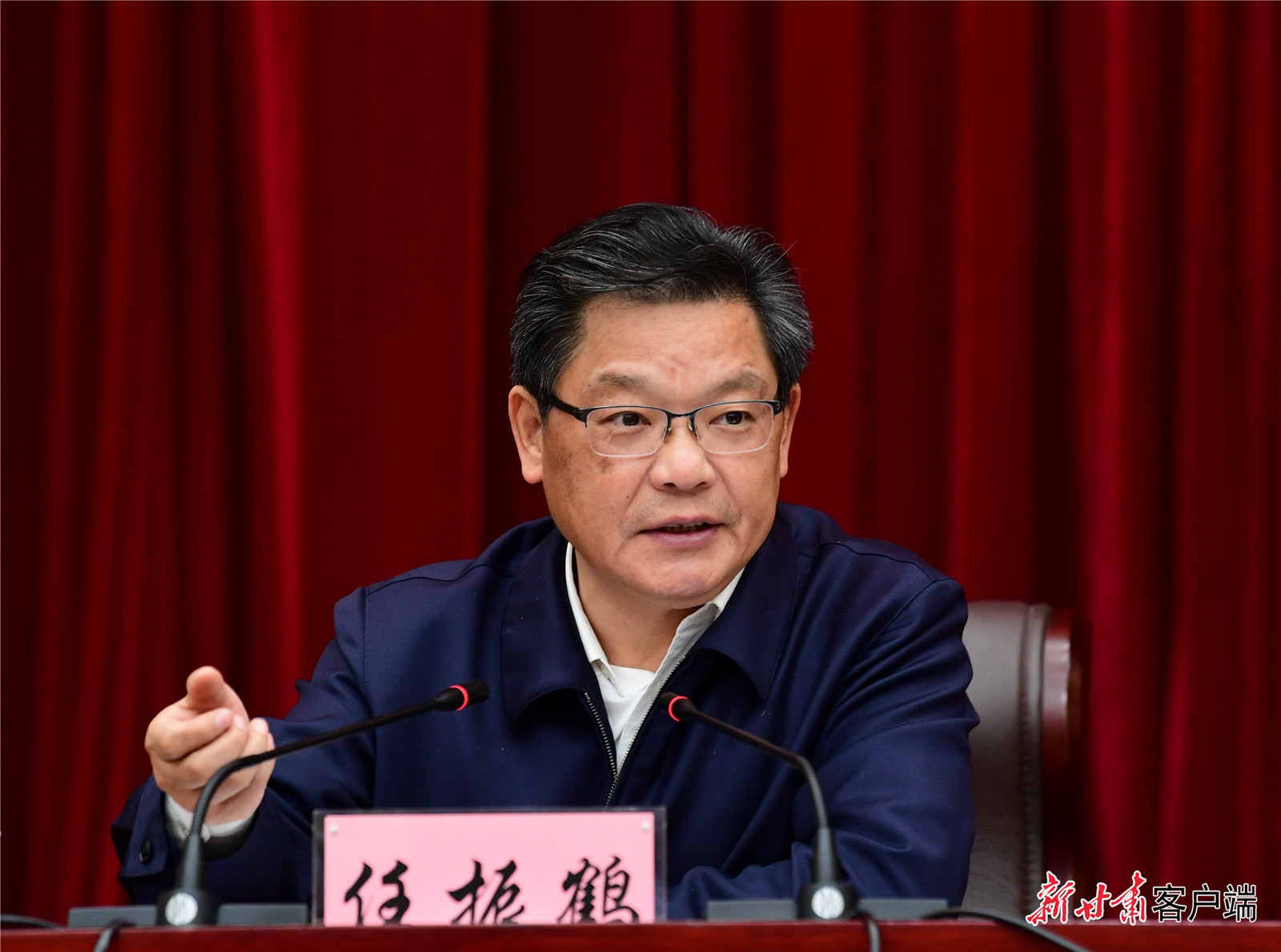 任振鶴在全省新型城鎮(zhèn)化工作推進(jìn)會(huì)議上強(qiáng)調(diào)：凝心聚力抓落實(shí)、蹄疾步穩(wěn)向前進(jìn)，奮力推進(jìn)新型城鎮(zhèn)化建設(shè)再上新臺(tái)階