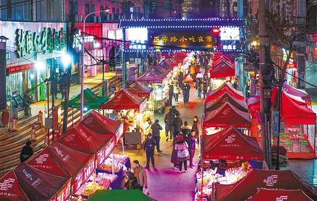 蘭州市城關(guān)區(qū)正寧路小吃夜市、南關(guān)民族風(fēng)味一條街恢復(fù)營業(yè)