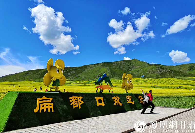 河西走廊張掖扁都口，古絲綢之路要道。王振武 攝