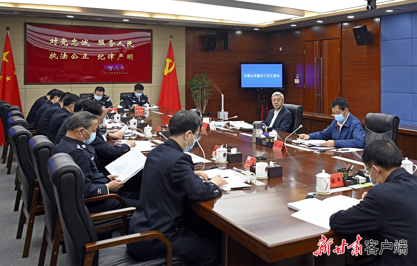 【甘快看】尹弘在甘肅省公安廳調研時強調：堅持政治建警鍛造公安鐵軍，全力以赴防風險保安全護穩(wěn)定