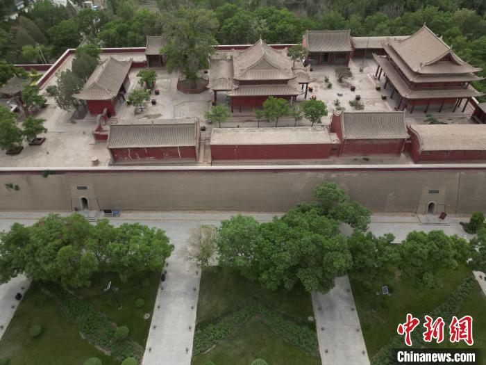 5月16日，航拍下的雷臺(tái)漢墓墓室入口。戴文昌　攝