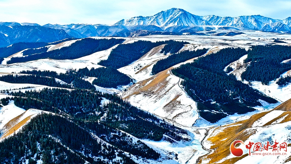 肅南：雪后祁連山風(fēng)光如畫