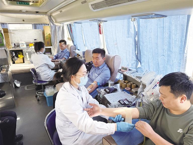 “藏藍(lán)”力量傳遞愛(ài)心